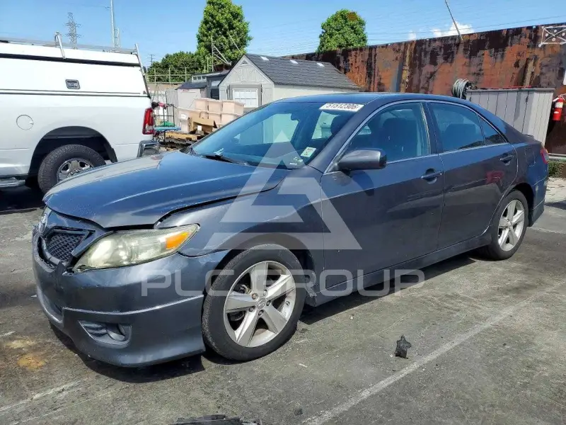 2011 Toyota CAMRY фото