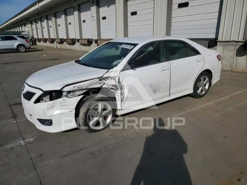 2011 Toyota CAMRY фото