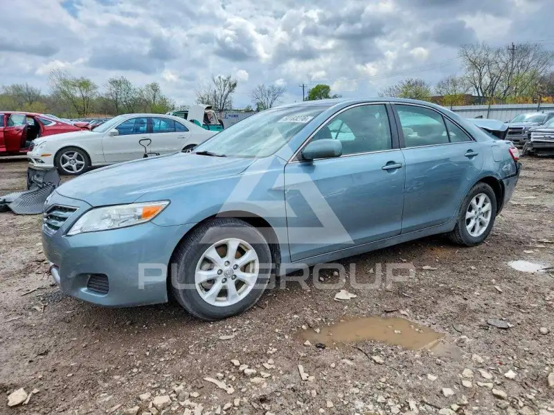 2011 Toyota CAMRY фото