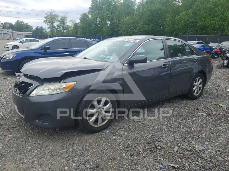 2011 Toyota CAMRY фото
