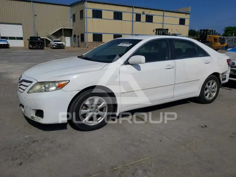 2011 Toyota CAMRY фото