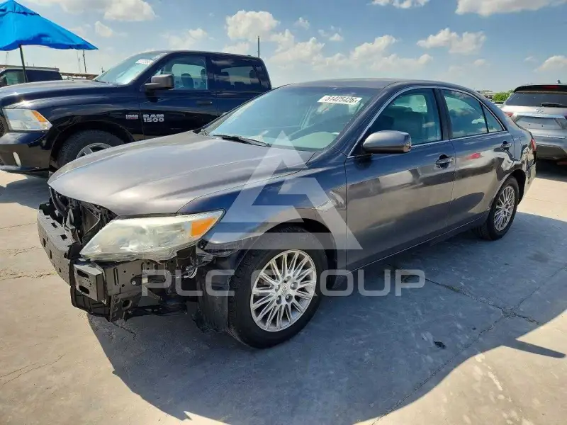 2011 Toyota CAMRY photo