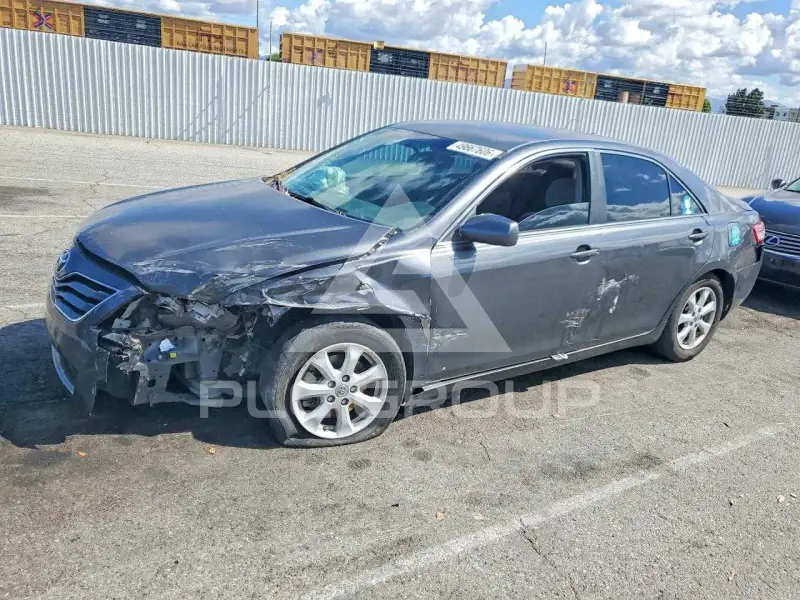 2011 Toyota CAMRY фото