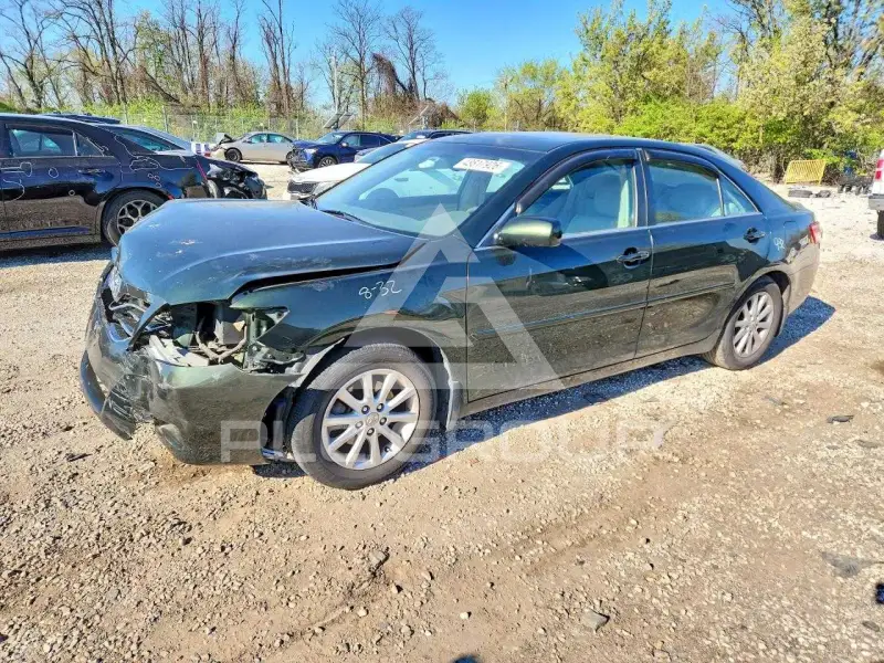 2011 Toyota CAMRY фото