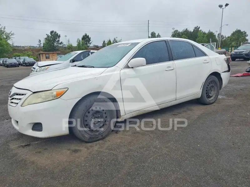 2011 Toyota CAMRY фото