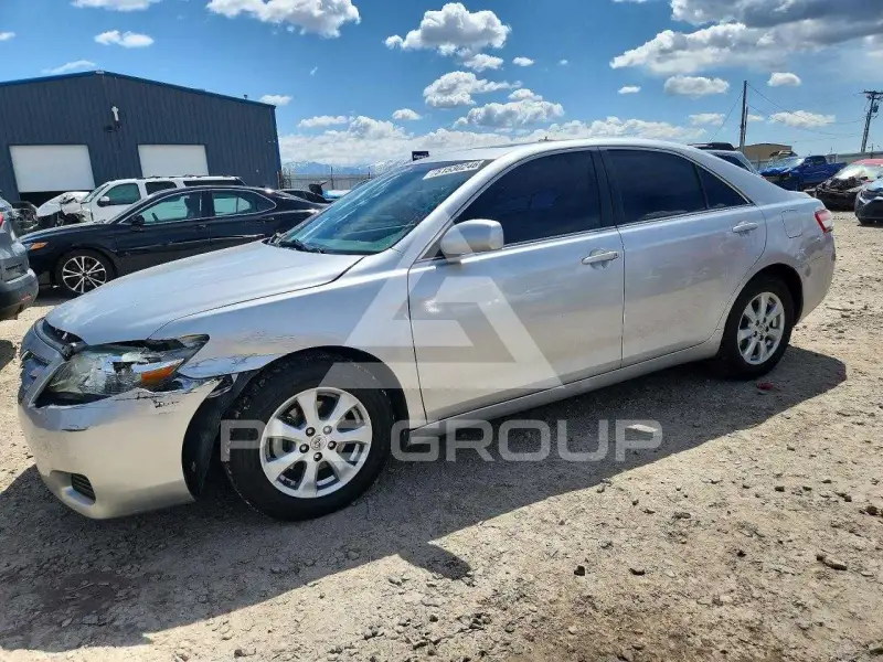 2011 Toyota CAMRY фото