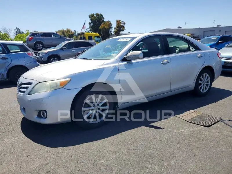 2011 Toyota CAMRY фото