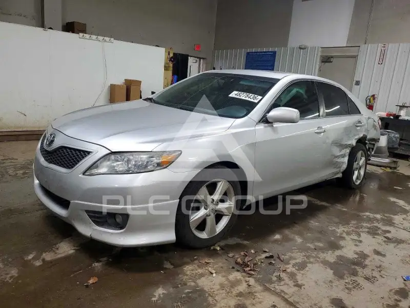 2011 Toyota CAMRY фото