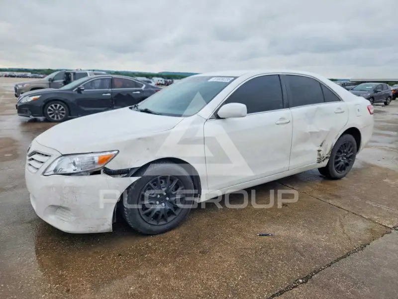 2011 Toyota CAMRY фото