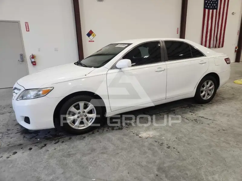 2011 Toyota CAMRY фото