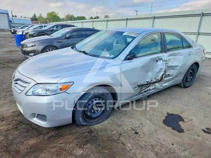2011 Toyota CAMRY фото
