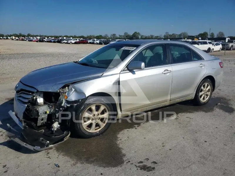 2011 Toyota CAMRY фото