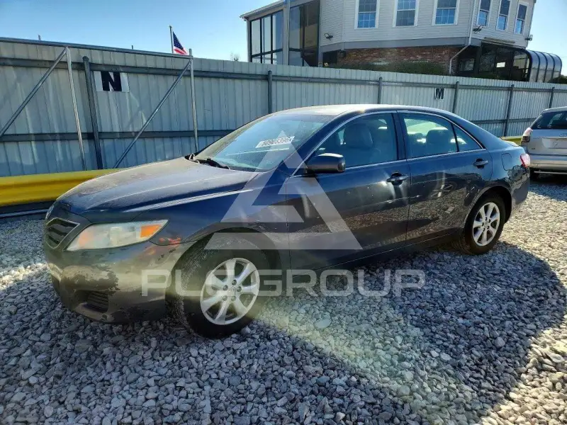 2011 Toyota CAMRY фото