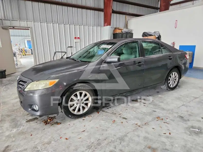 2011 Toyota CAMRY фото