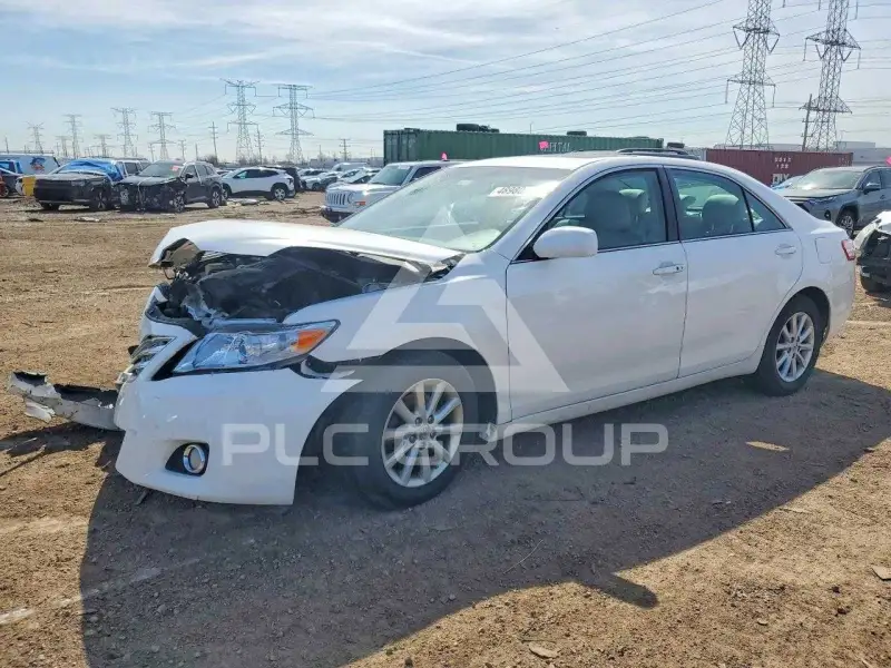 2011 Toyota CAMRY фото