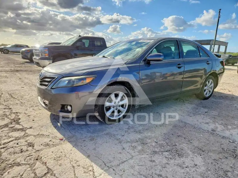2011 Toyota CAMRY фото