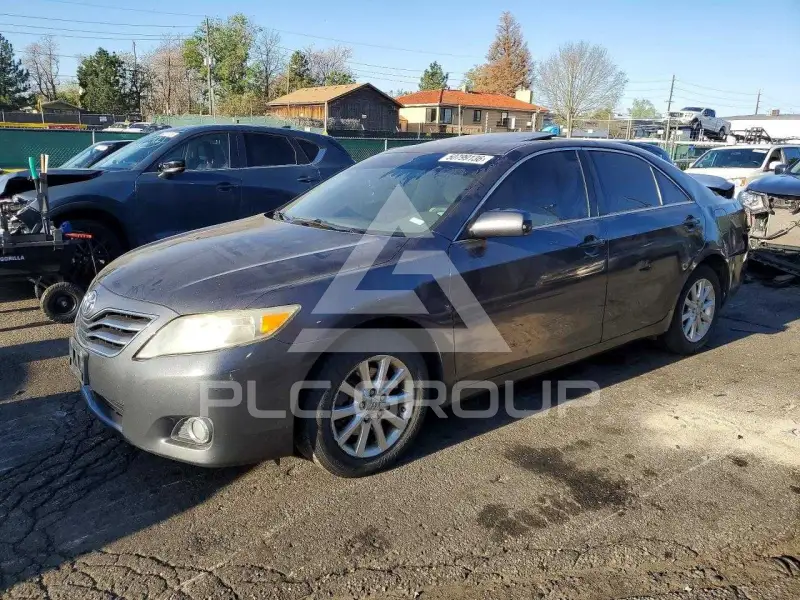 2011 Toyota CAMRY фото