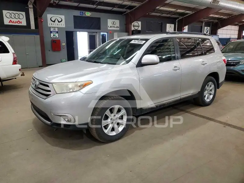 2011 Toyota Highlander фото
