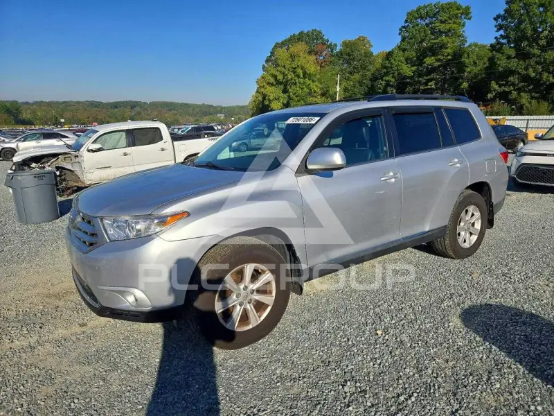 2011 Toyota Highlander фото