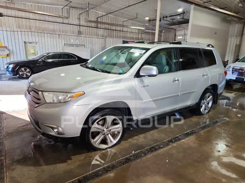 2011 Toyota Highlander фото