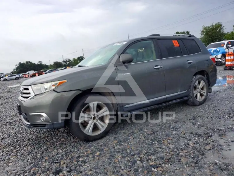 2011 Toyota Highlander photo