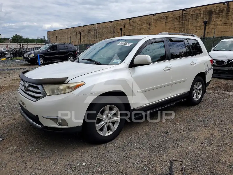 2011 Toyota Highlander фото