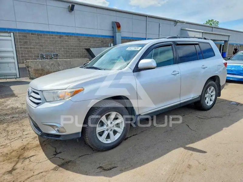 2011 Toyota Highlander фото