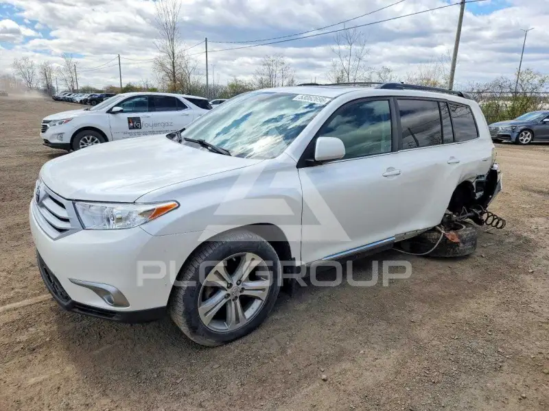 2011 Toyota Highlander photo