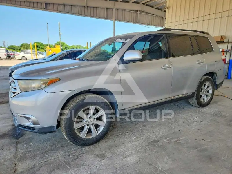 2011 Toyota Highlander photo