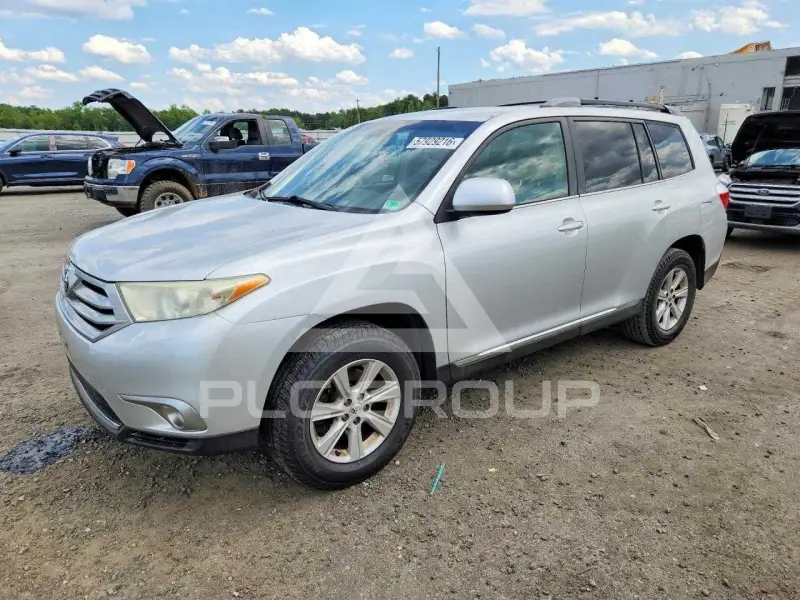 2011 Toyota Highlander photo