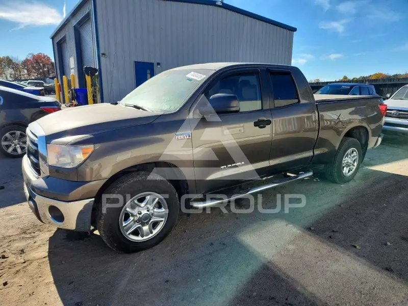 2011 Toyota TUNDRA photo