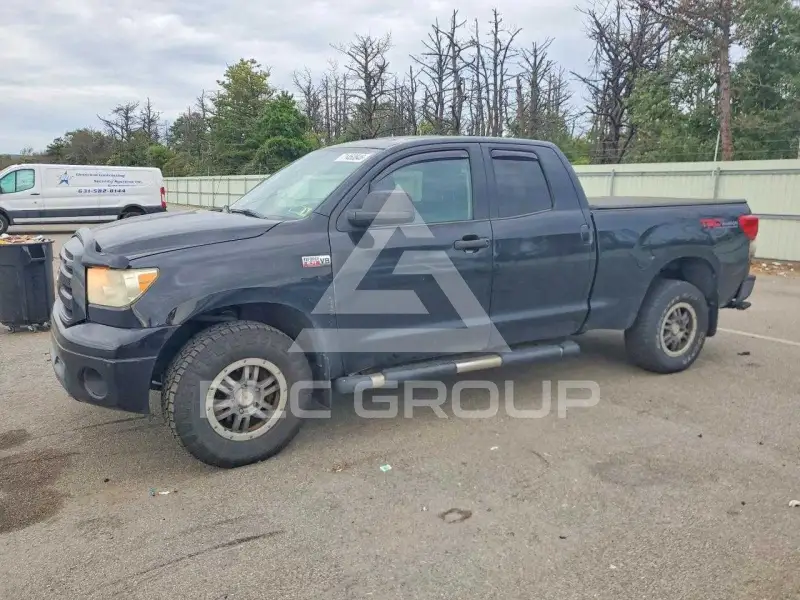 2011 Toyota TUNDRA photo
