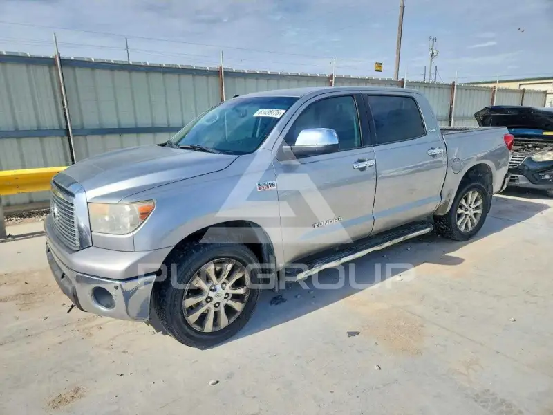 2011 Toyota TUNDRA фото