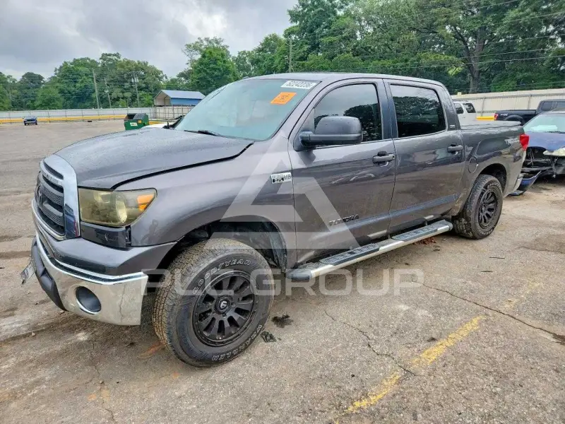 2011 Toyota TUNDRA photo