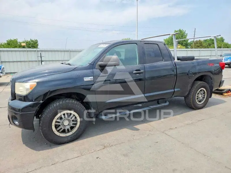 2011 Toyota TUNDRA photo
