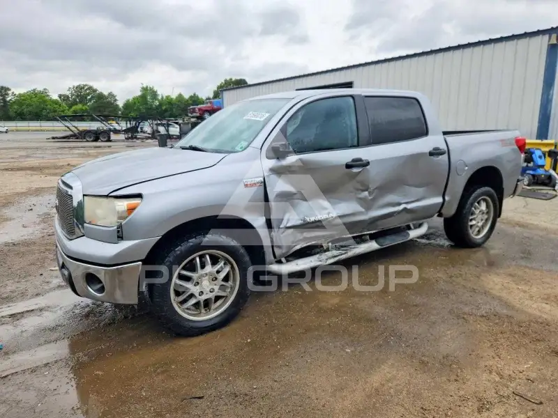 2011 Toyota TUNDRA photo