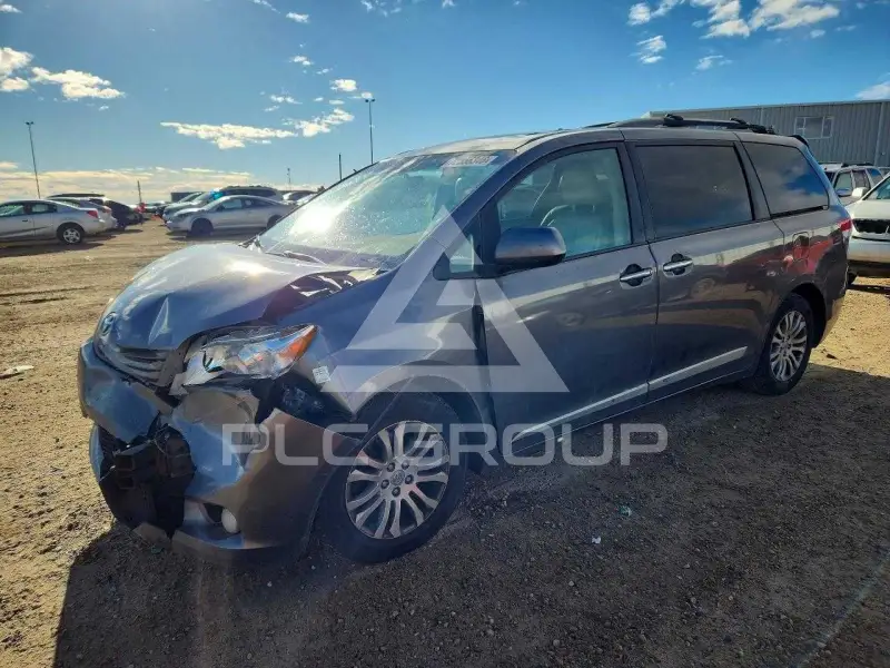2011 Toyota SIENNA фото