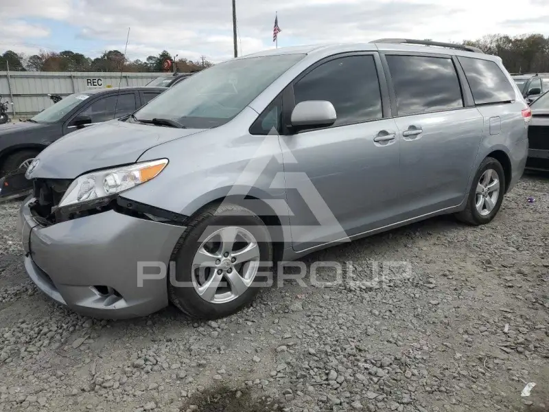 2011 Toyota SIENNA фото