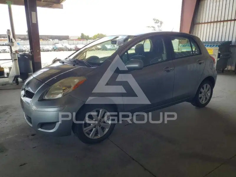 2011 Toyota YARIS фото