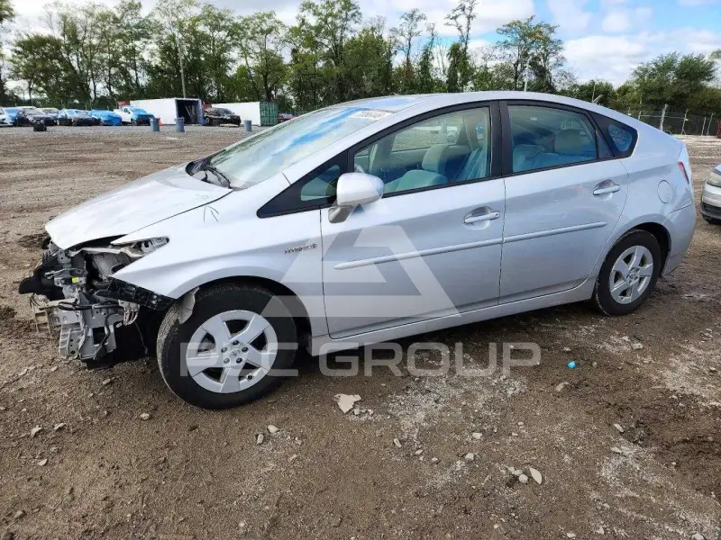 2011 Toyota PRIUS фото