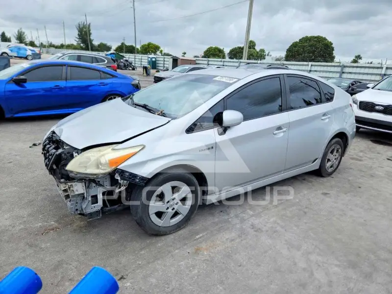 2011 Toyota PRIUS photo