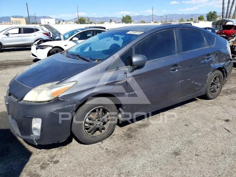2011 Toyota PRIUS фото