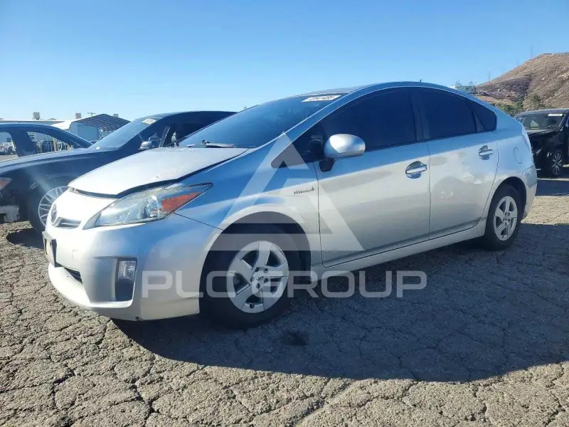 2011 Toyota PRIUS фото