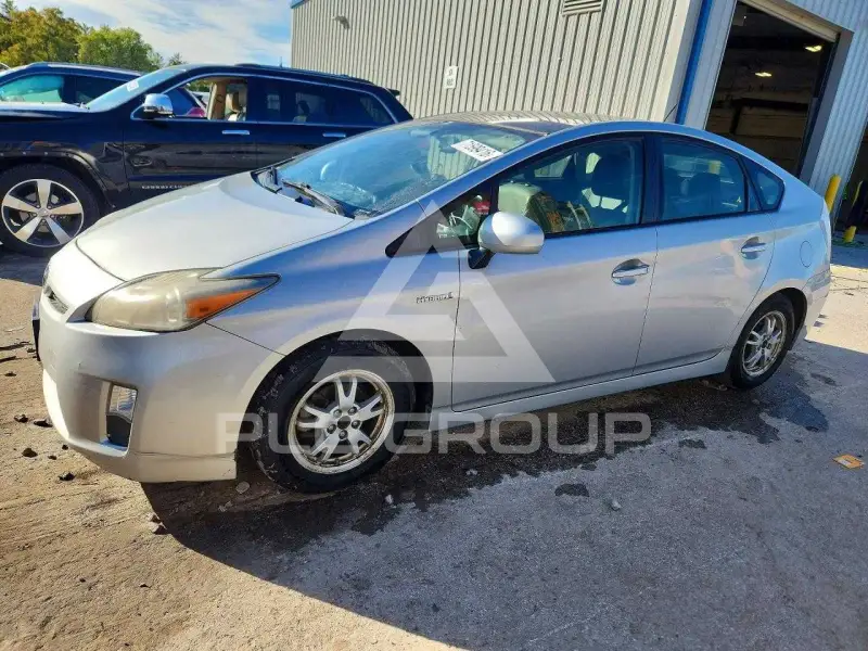2011 Toyota PRIUS фото