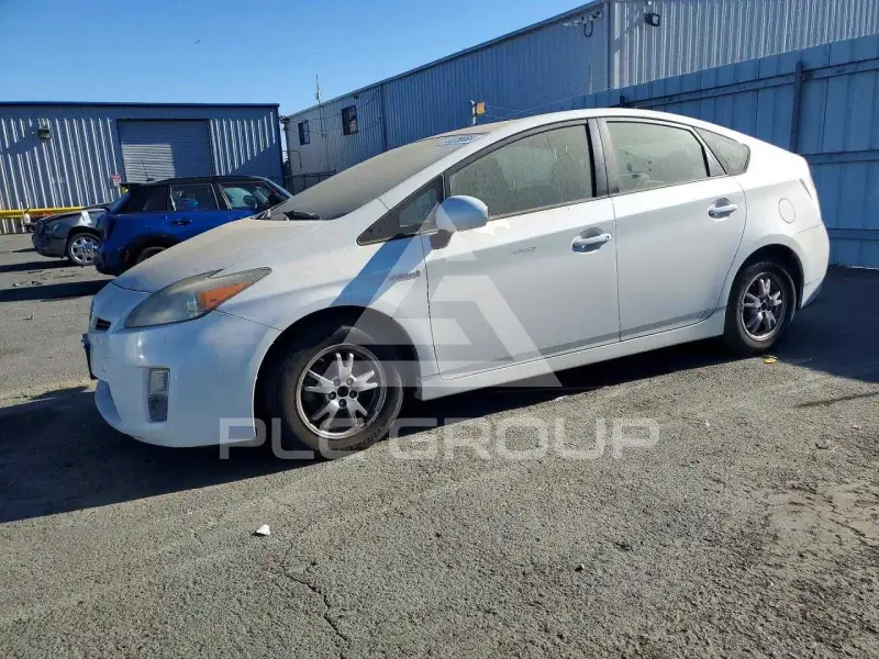 2011 Toyota PRIUS фото