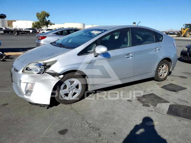 2011 Toyota PRIUS фото