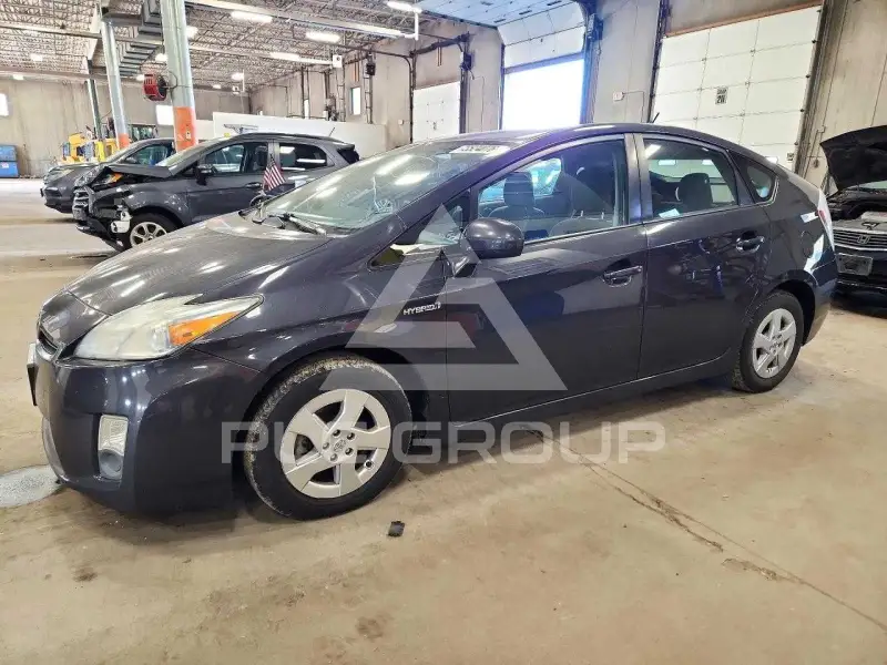 2011 Toyota PRIUS фото
