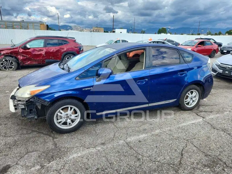 2011 Toyota PRIUS фото