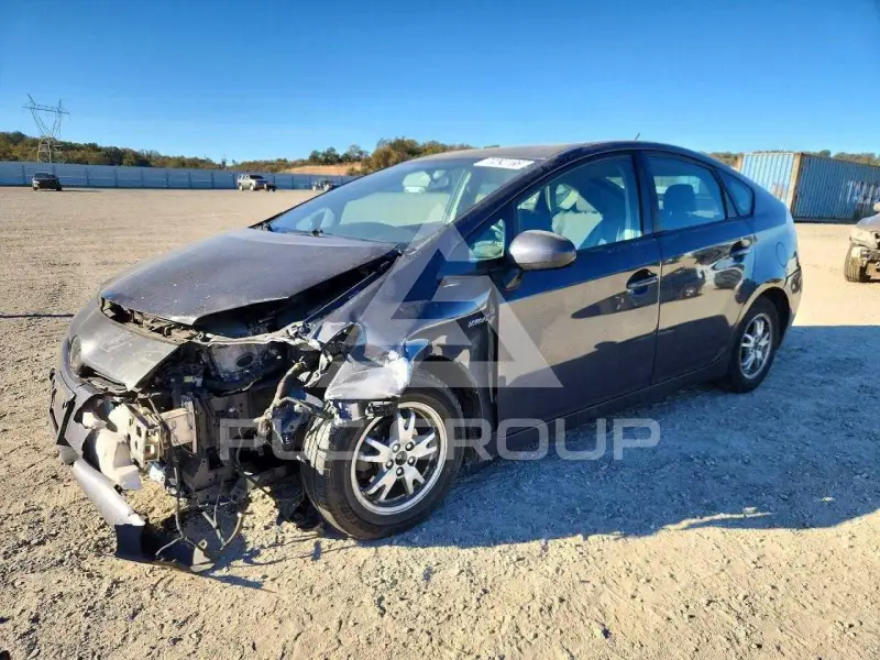 2011 Toyota PRIUS фото