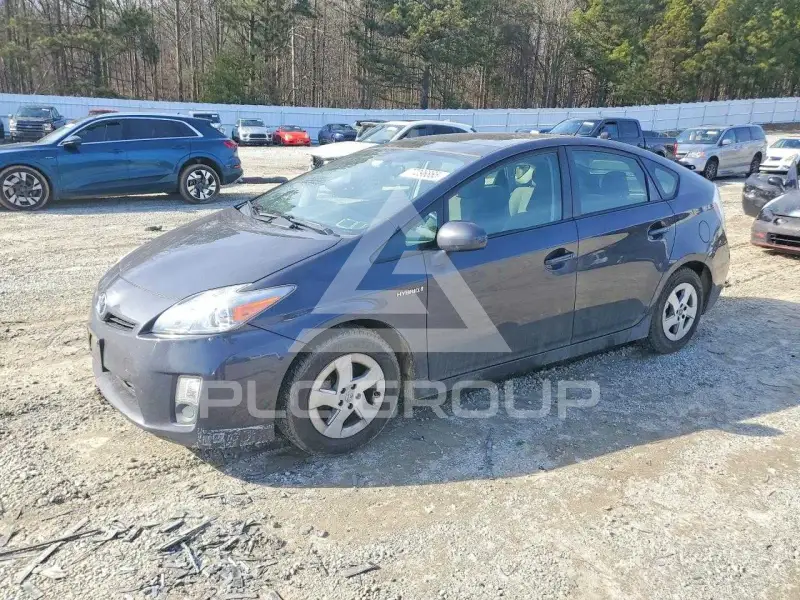 2011 Toyota PRIUS фото